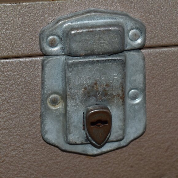 Vintage Antique Tan Metal Cash Box Porta File Case Storage Farmhouse Decor - Picture 10 of 14